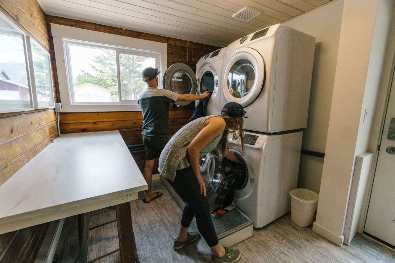 Tiny Homes By Snow Valley Lodging Fernie Exterior photo
